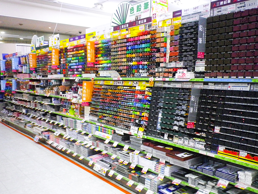世界堂本店内観２Ｆ（鉛筆・色鉛筆）.jpg