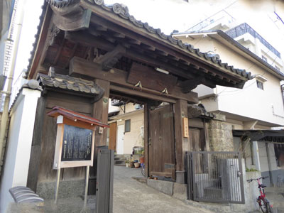 浄栄寺の山門「甘露門」